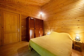 2 bedrooms, bed sheets