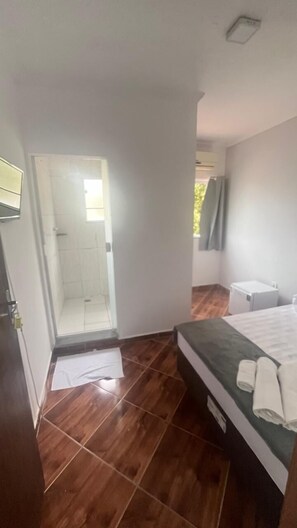 Comfort Double Room, Valley View | Free WiFi - Pousada Passos de Fé (Aparecida)