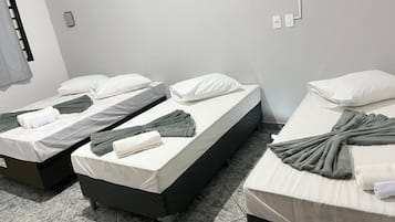 Quarto quádruplo conforto, vista para a montanha | Wi-Fi de cortesia