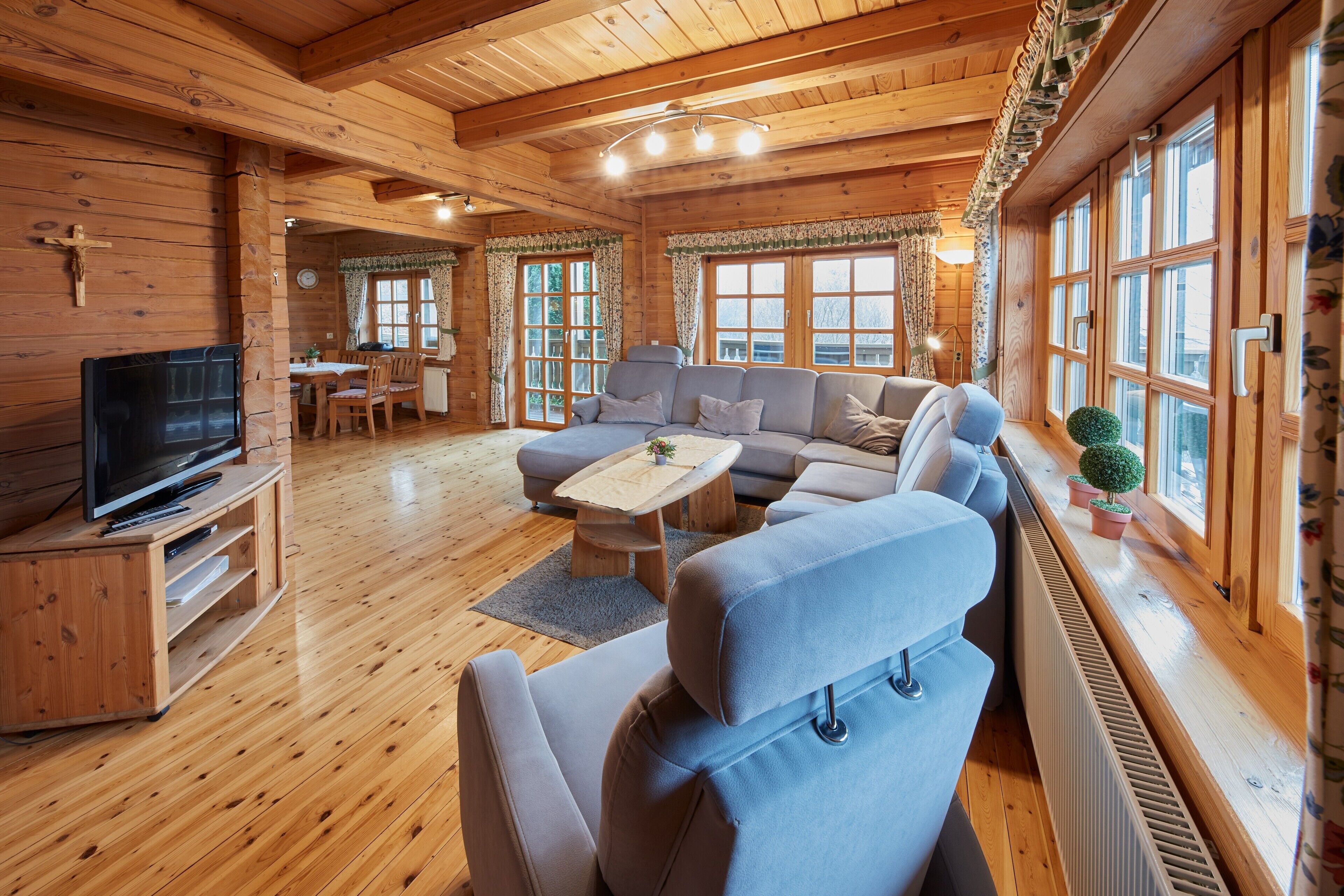 Fernseher, Stereoanlage