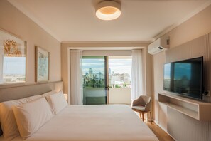 Deluxe appartement, uitzicht op park | Een strijkplank/strijkijzer, babybedden (toeslag), gratis wifi