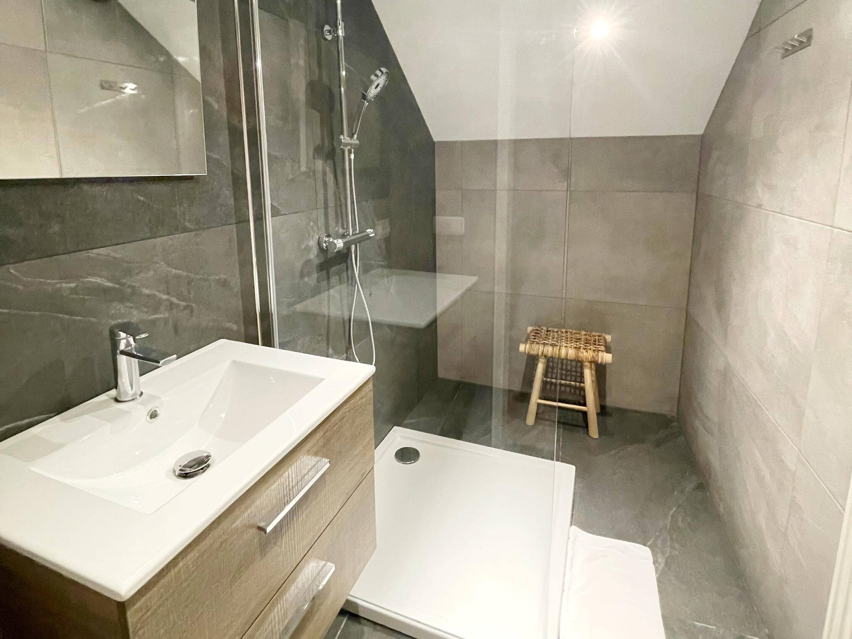 Cottage | Bathroom