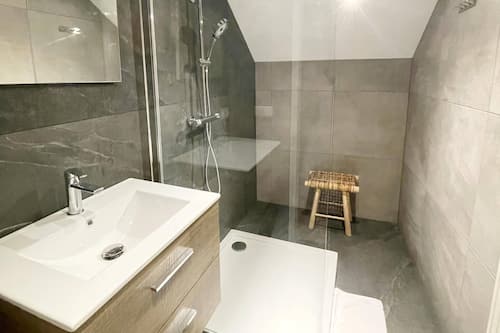 Cottage | Bathroom