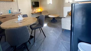 Cottage | Dining