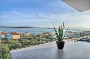 Property grounds - Imola‘s Place - Sea-View & Pool (Slatine)