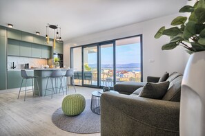 Flat-screen TV - Imola‘s Place - Sea-View & Pool (Slatine)