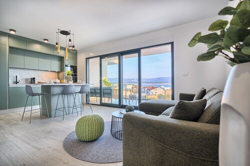 Imola‘s Place - Sea-View & Pool