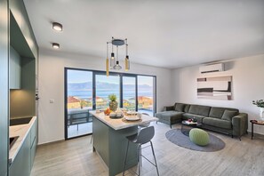 Flat-screen TV - Imola‘s Place - Sea-View & Pool (Slatine)