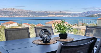 Theresia's - Sea View and Pool