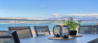 Theresia's - Meerblick und Pool