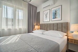 3 bedrooms, iron/ironing board, WiFi, bed sheets - Aqualis Vista-Where Comfort Meets Stunning Scenery (Slatine)