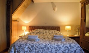 2 bedrooms, iron/ironing board, WiFi - Family break in Perigord, swimming pool and green tourism (Saint Privat en Périgord)