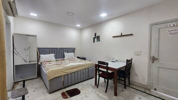 Deluxe Double Room, City View | Exterior