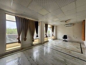 Meeting facility - The New Moon (New Delhi)