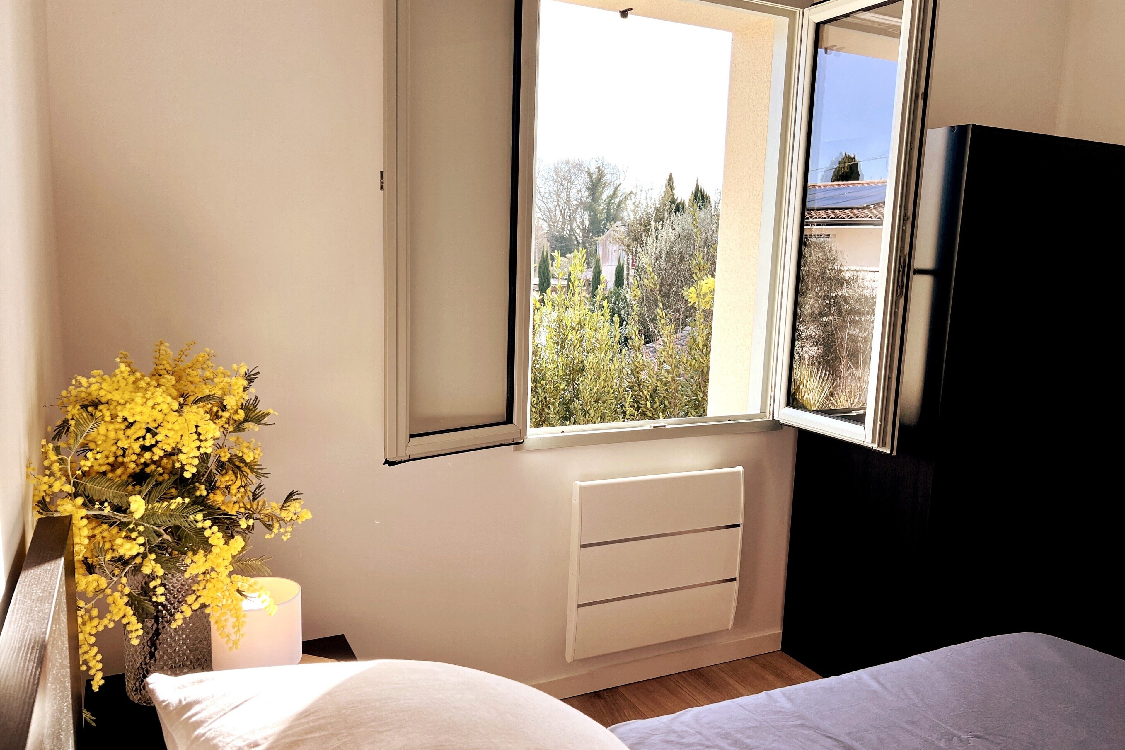 2 chambres, fer et planche à repasser, Wi-Fi, draps fournis