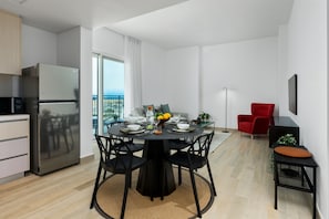 Apartment | 1 bedroom - Chic Yas Island Escape w Iconic Ferrari World Vws (Abu Dhabi)