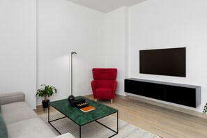 Apartment | 1 bedroom - Chic Yas Island Escape w Iconic Ferrari World Vws (Abu Dhabi)