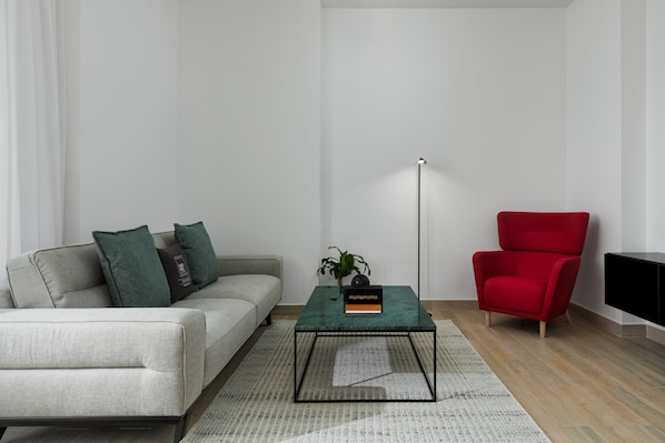 Apartment | 1 bedroom - Chic Yas Island Escape w Iconic Ferrari World Vws (Abu Dhabi)