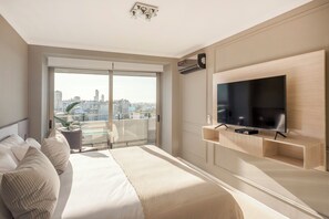 Deluxe Apartment, Park View | Iron/ironing board, cribs/infant beds, free WiFi, bed sheets