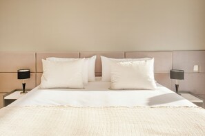 Deluxe appartement, uitzicht op park | Een strijkplank/strijkijzer, babybedden, gratis wifi, beddengoed