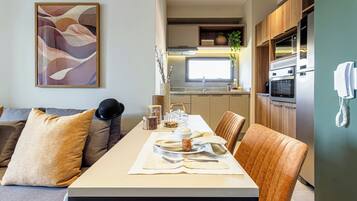 Apartamento 2 Dormitórios com sofá cama | Kameruitzicht