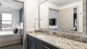 1 bedroom, desk, iron/ironing board, WiFi