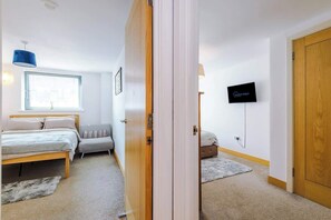 2 habitaciones, tabla de planchar con plancha y wifi gratis 