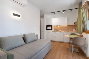 Fernseher, Tischtennisplatte