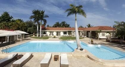 Sunset Luxe Retreat
