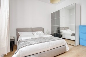 2 bedrooms, iron/ironing board, free WiFi, bed sheets