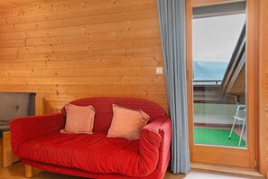 テレビ、卓球台