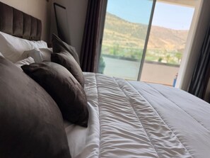 2 bedrooms, iron/ironing board, travel crib, free WiFi