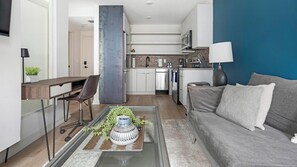 Smart TV - Landing at Copper Flats - 1 Bedroom in North Ph... (Philadelphia)