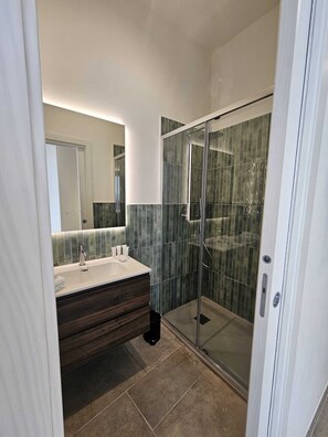 Studio, 1 Double Bed with Sofa bed, Balcony, Partial Sea View | Bathroom