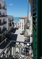 Estudio, 1 cama doble con sofá cama, balcón, vistas parciales al mar | Balcón