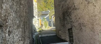 Studio 3 " Aux volets bleus " Cosy studio at the foot of the Pyrenees