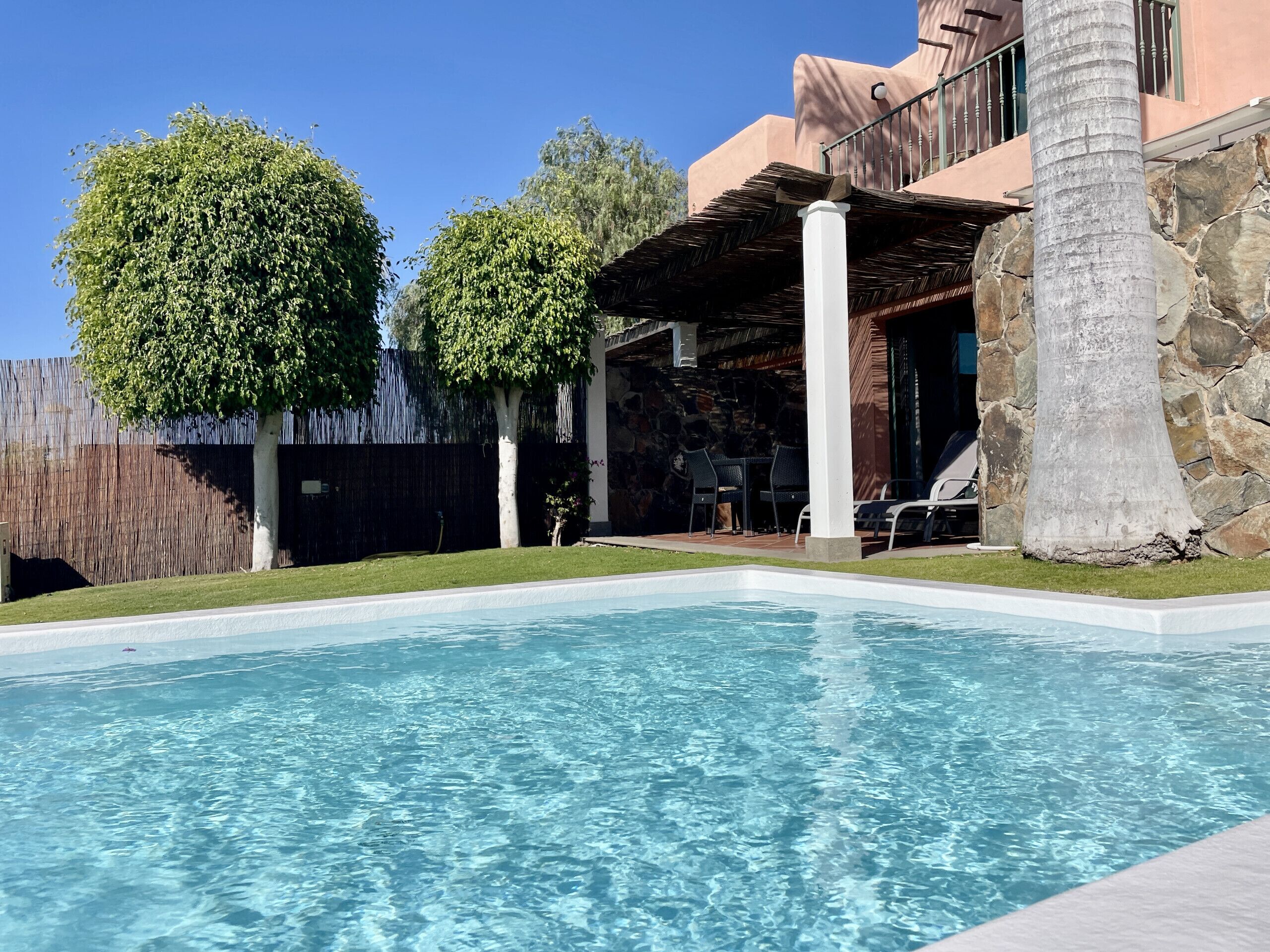 Kolam renang outdoor