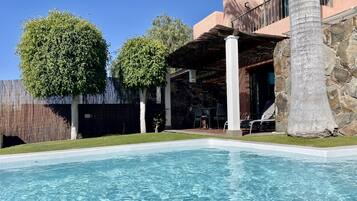 Kolam renang outdoor