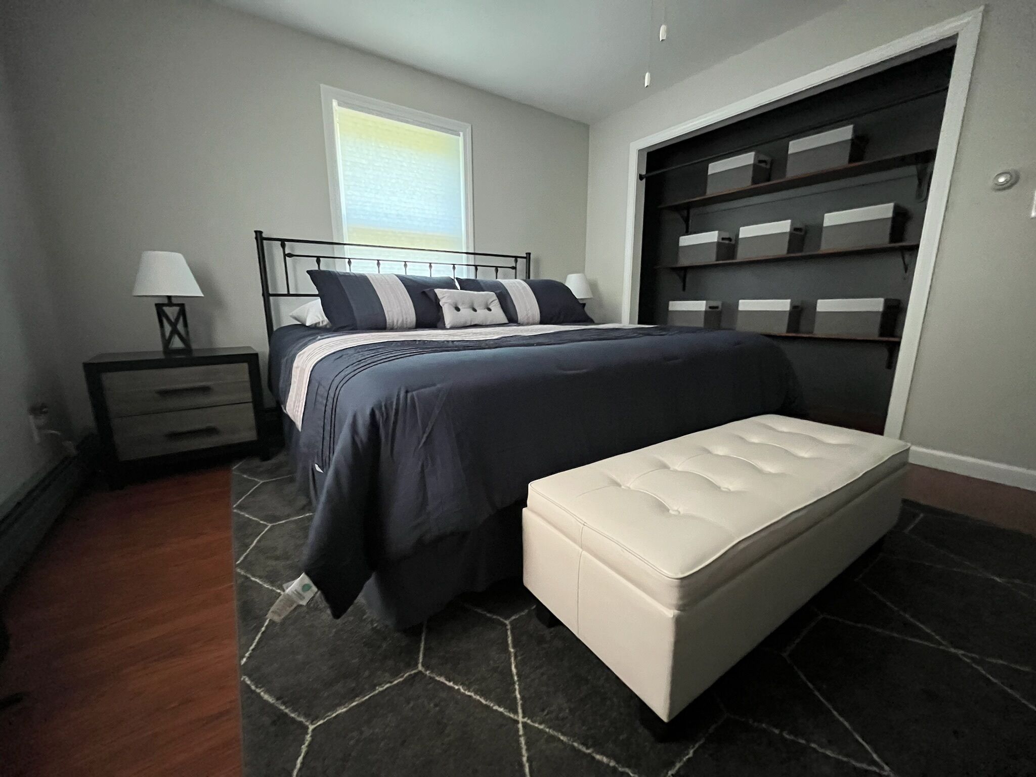 5 bedrooms, iron/ironing board, WiFi (free), bed sheets