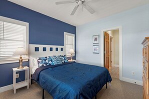 5 habitaciones, tabla de planchar con plancha, wifi y ropa de cama