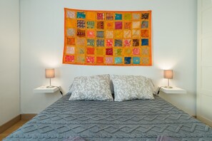 2 bedrooms, iron/ironing board, WiFi, bed sheets - Brigth Apartment 'Macarena' with Balcony, Wi-Fi and Air Conditioning (Sevilla)