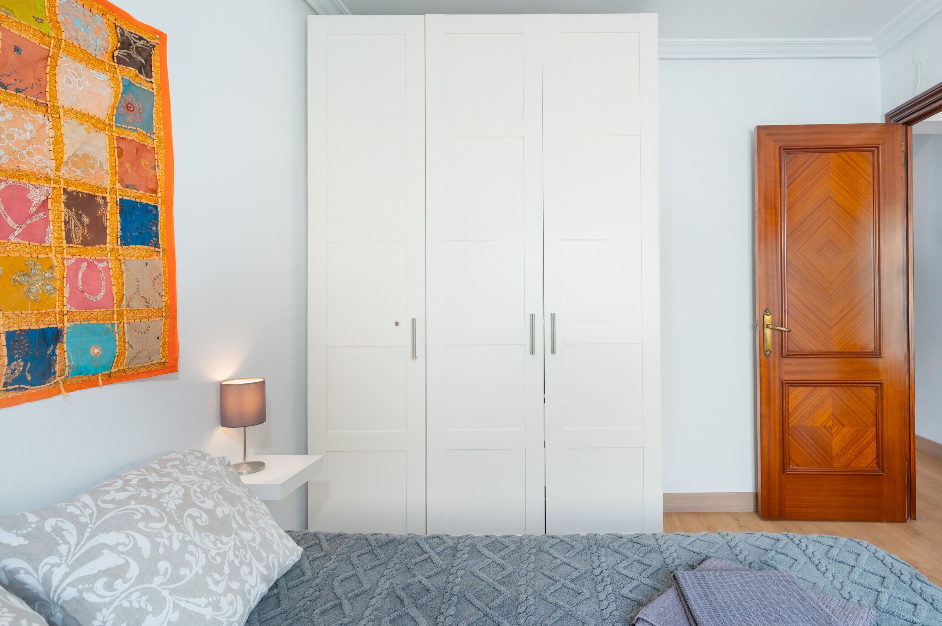 2 slaapkamers, een strijkplank/strijkijzer, wifi, beddengoed