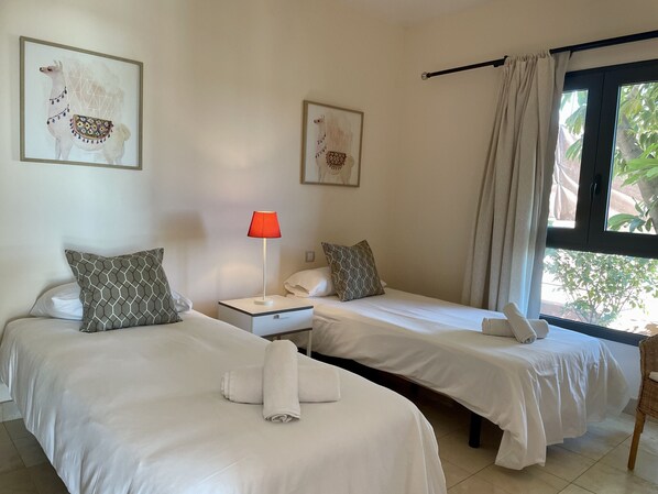 3 bedrooms, bed sheets