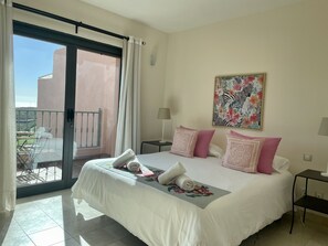 3 室のベッドルーム、ベッドシーツ