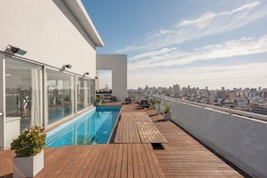 Seasonal outdoor pool - Nicaragua Hollywood Suites & Lofts by Argenhost (Buenos Aires)