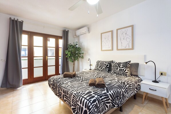 2 bedrooms, iron/ironing board, WiFi, bed sheets