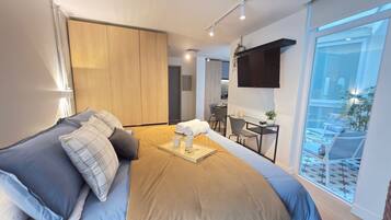 1 habitación, tabla de planchar con plancha, wifi y ropa de cama