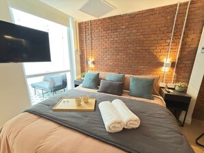 1 bedroom, desk, iron/ironing board, WiFi