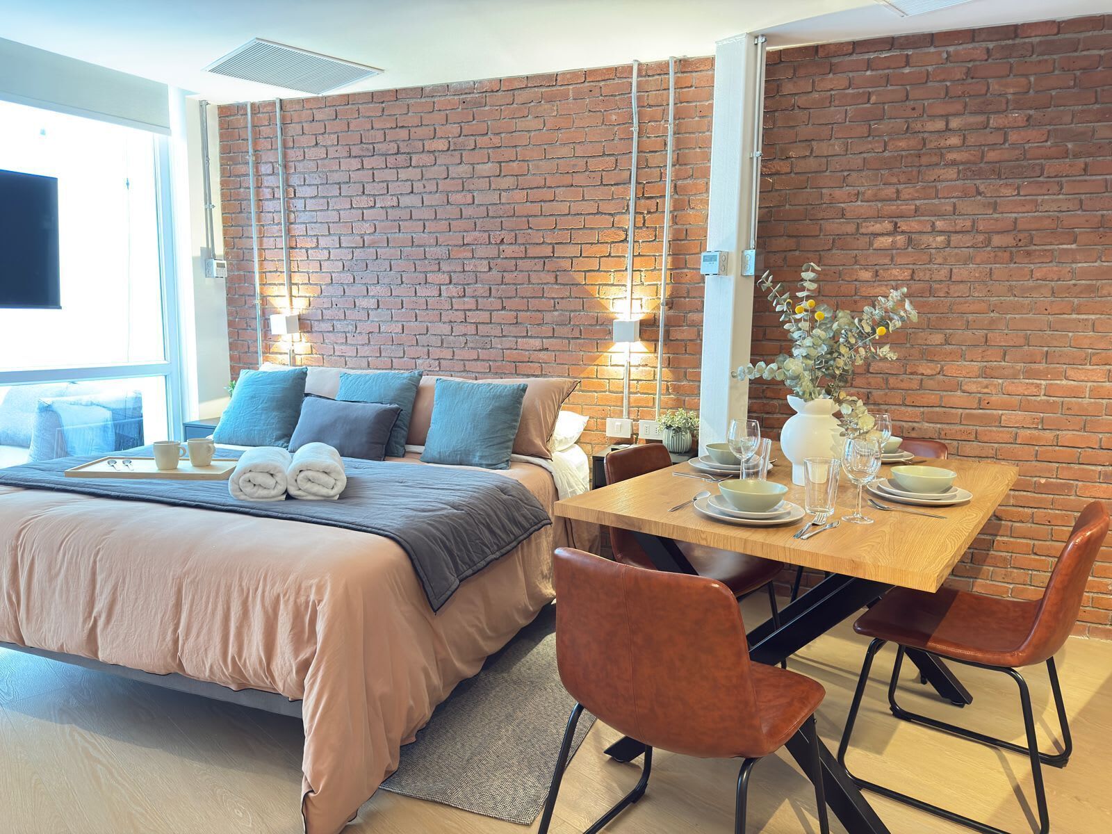 1 bedroom, desk, iron/ironing board, WiFi