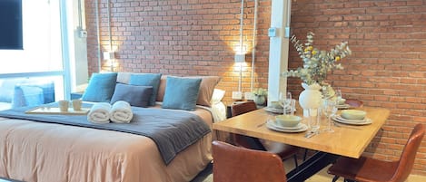 1 bedroom, desk, iron/ironing board, WiFi